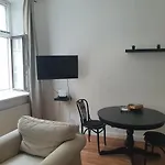 Beutiful Apartment Near The Center